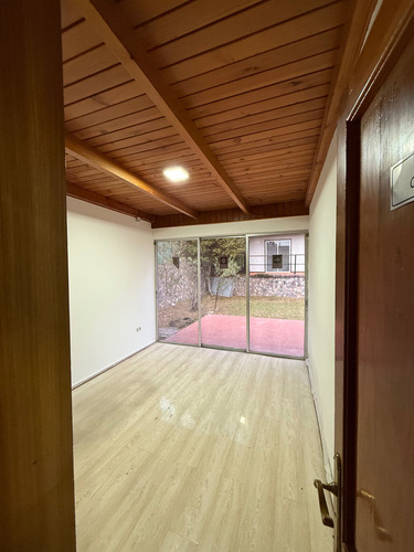 Arriedo Comercial 14 Oficinas, Sala De Reuniones, 12 Est.