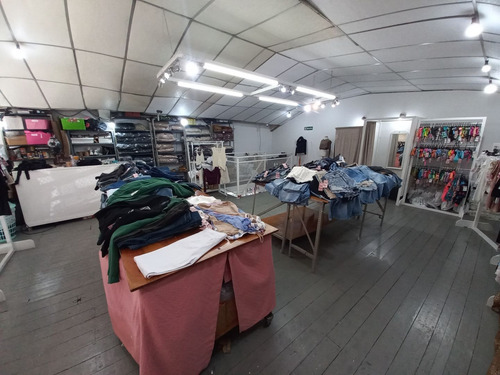 Local En Principal Arteria Comercial De Rafael Calzada!