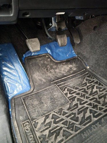 Imagen 18 de 24 de Toyota Hilux Sr 6mt Tdi 2021 Patentada Pocos Kms