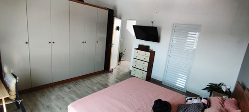 Oportunidade De Investimento - Sobrado Com 2 Suites Amplas