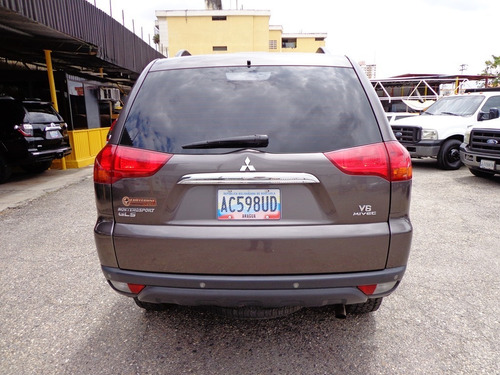Imagen 5 de 10 de Mitsubishi Montero Sport 2014 4x4 Automático