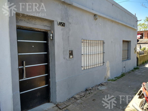 Imagen 2 de 10 de Venta En Block De Propiedades Con Patio En Comun En Wilde. Ideal Inversor (28578)