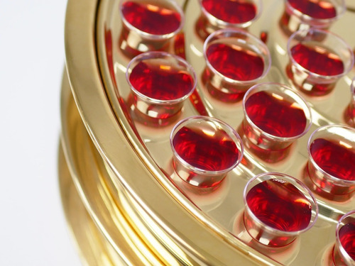 Bandeja De Acero Inoxidable Y Disco De Vasos Para Santa Cena Color Dorado