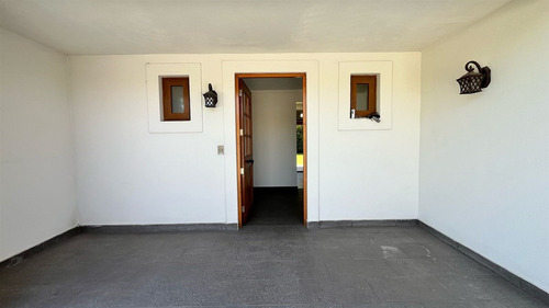 Casa En Venta 4d, Chicureo, Colegio Pedregal Y San Anselmo.