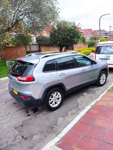 Jeep Cherokee 3.2 Longitude