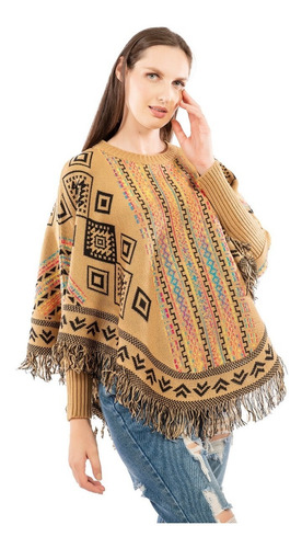 Imagen 1 de 4 de Poncho Loana Tejido Con Dibujo De Grecas Para Mujer
