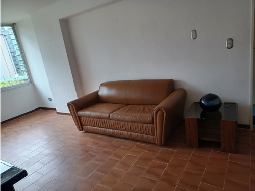 Alquiler Apto 60m2 1h1b/1e, Urb El Rosal 0826
