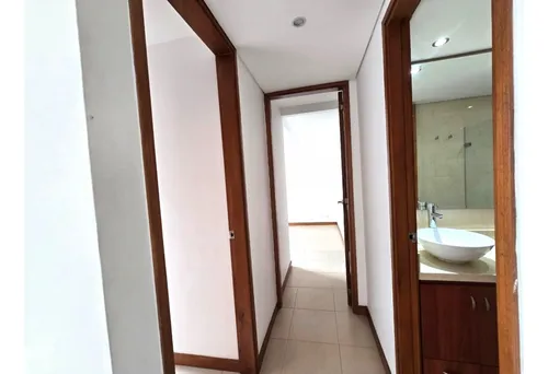 Apartamento En Arriendo En El Poblado, Cómodo Y Bien Ubicado