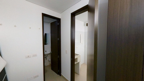 Apartamento Moderno En Condominio Campestre Altana, Barrio Pance. 131 M2, Piso 5, Ascensor, 2 Habitacioenes