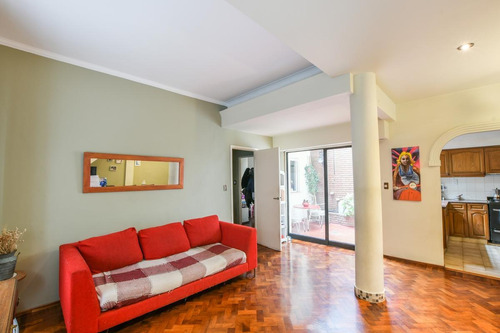 Casa De Pasillo En Venta De 4 Dormitorios Con Parrillero Y Cochera Centro