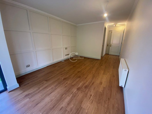 Casa En Venta De 4 Dorm. En Lo Barnechea