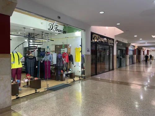 En Renta Local Comercial Con Mezzanine En El C.c Palma Real, Bogotá (18661).