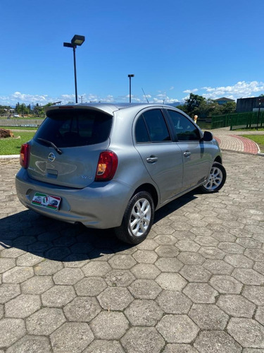 Imagem 6 de 10 de Nissan March Sv 1.0 12v Flex 5p