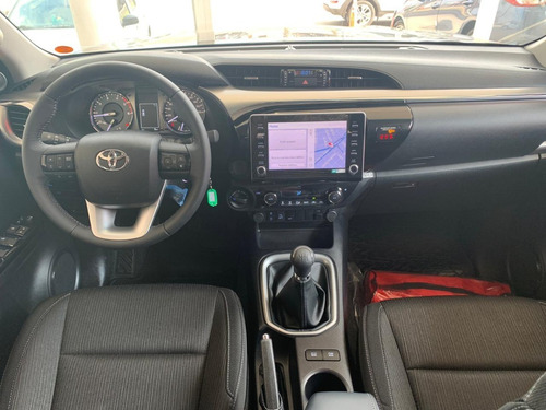 Imagen 10 de 13 de Toyota Hilux 4x2 Dx 2.4 Tdi 6mt