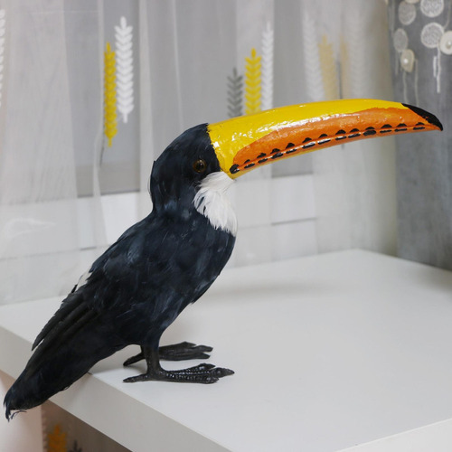 Tucán De Pájaro De Pluma Realista Hecho A Mano Para