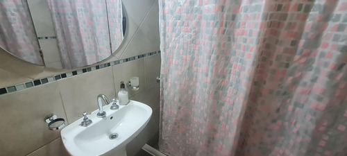 Ph Al Frente De 3 Ambientes Con Jardín, Cochera Y Posibilidad De 4º Dormitorio- En Venta