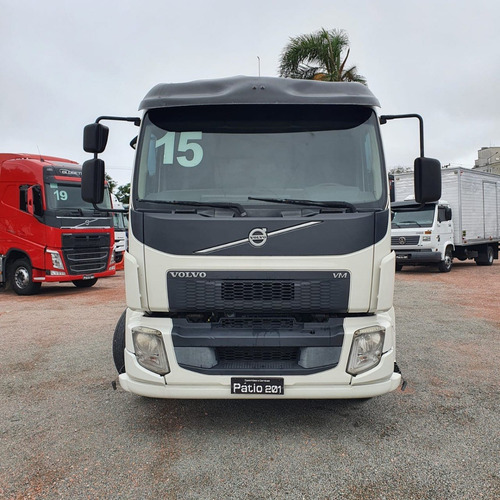 Imagem 2 de 14 de Caminhão Bitruck 8x2 Volvo Automatico Ishift Vm 330 Rs