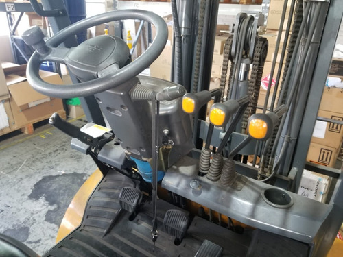 Imagen 3 de 8 de Vendo Autoelevador Lonking Año 2015 600 Hs. Como Nuevo Fac A