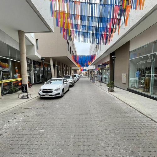 Local Comercial En Venta. Paseo Quattro, B° Centro, Villa Carlos Paz.