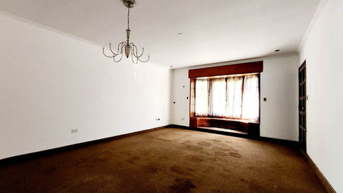 Casa 4 Amb Cochera Pileta Castelar Norte Permuta