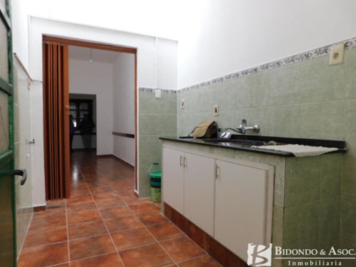 Imagen 10 de 11 de Casa De 2 Dormitorios Con Entrada Para Autos