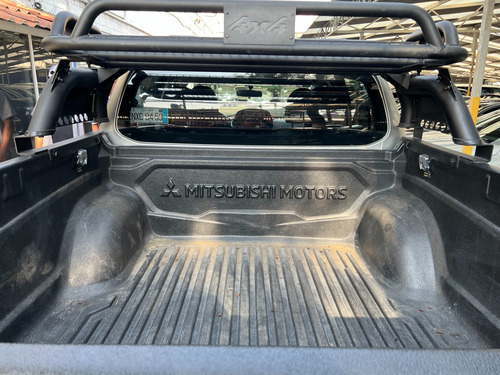 Mitsubishi L200 2.4 Cabina Doble 4x2 Mt