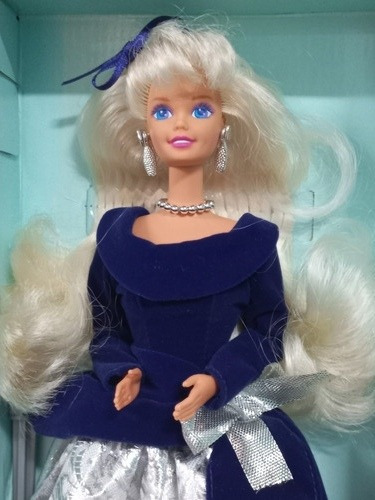 Barbie Winter Velvet Loira Veludo Gala Avon 1995 Special Ed