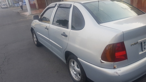 Volkswagen Polo Classic Sedã