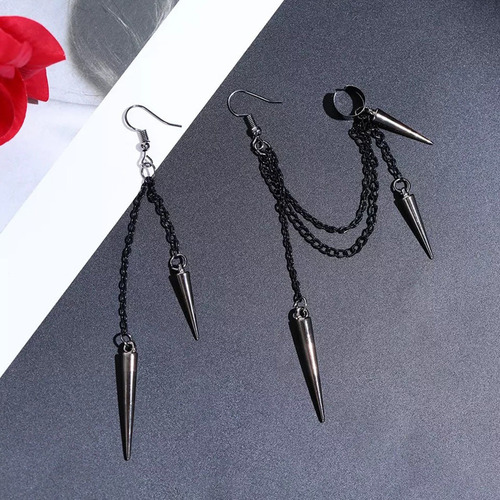 . Gancho De Oreja Con Borla De Cadena Con Remaches Largos
