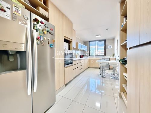Moderno Departamento Tres Dormitorios En Suite
