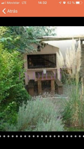 Venta Y Alquiler En Pleno Montoya, Casa De 6 Dormitorios Mas Servicio.- Ref: 473