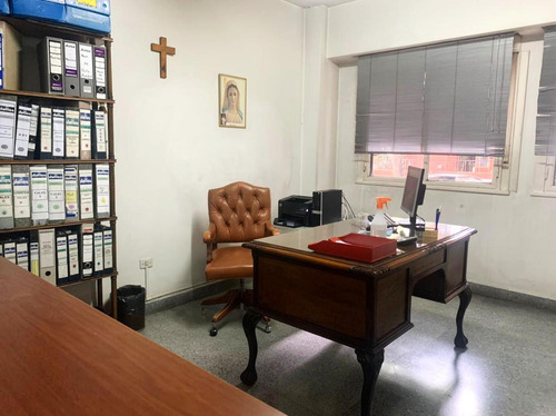 Venta.local.belgrano.coglan.3 Plantas. 2 Baños.montacarga