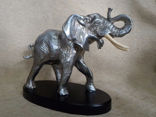 Estatua Elefante Gris Con Base