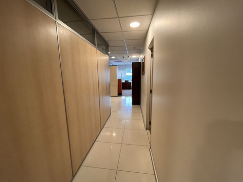 Oficina Amoblada 358 M2 Útiles, 4 Estac. Y Bodega, Providenc