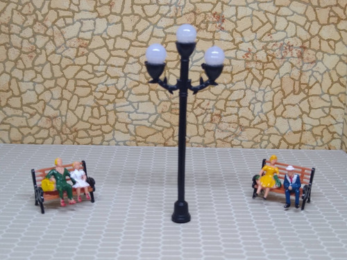 Imagen 5 de 7 de Nico 2 Farolas D Estilo 75 Mm C/lampara Plastico H0 (eih 17)