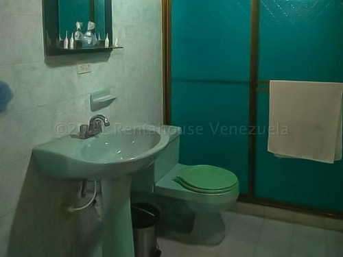 Imagen 5 de 11 de Apartamento Amplísimo De 180mts2 En La Av. Ollarvides, Ciudad De Punto Fijo-edo. Falcón.#22-1262.