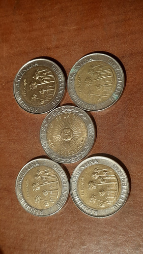 5 Monedas Argentinas De 1 Peso 4 Conmemorativa Una Del 2010.