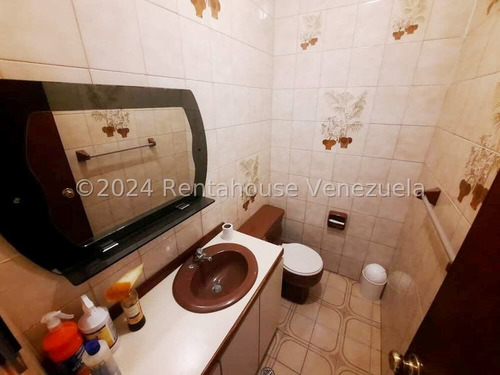 Casa De Dos Niveles Para Uso Comercial En Alquiler Los Palos Grandes I