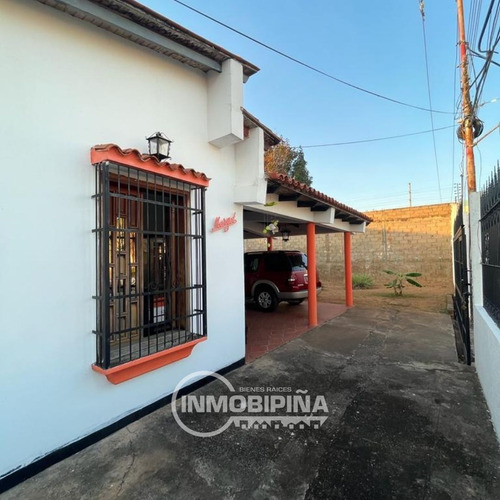 Casa Amplia En Venta, Urbanización Paratepuy, Puerto Ordaz Fl