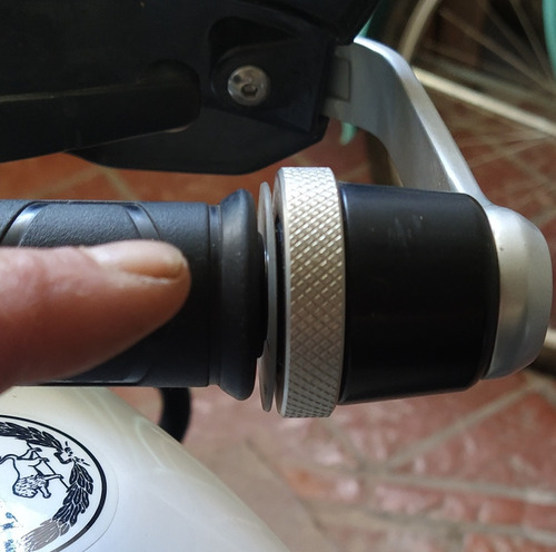 Imagen 18 de 22 de Benelli Trk 502