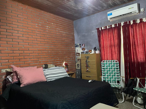 Imagen 2 de 11 de Casa Centrica De Dos A Tres Dormitorios