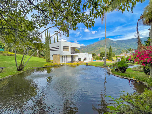 Casa Campestre En Copacabana Con Aguas Y Frutales