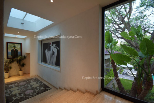 Casa En Colinas De San Javier De Lujo Con Alberca En Venta