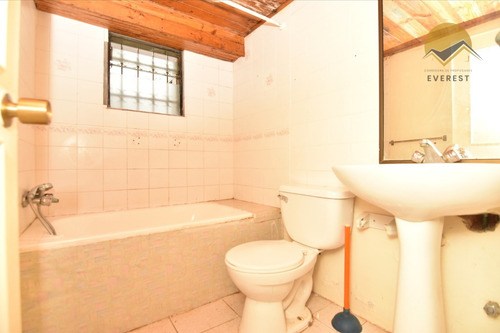 Se Vende Casa 6d 3b Con Estacionamiento. Algarrobo.