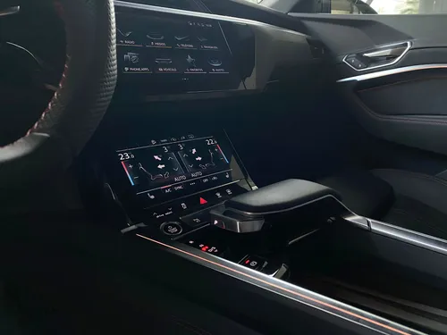 Audi Q8 Sportback E-Tron 0.0 55 E-Tron S-Line Quattro