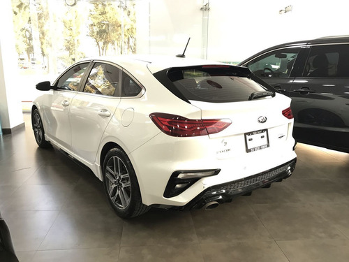 Imagen 8 de 15 de Kia Forte 2019 1.6 Gt Turbo 5p At