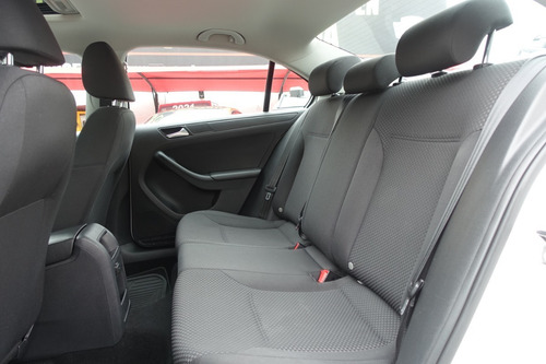 Imagen 10 de 14 de Volkswagen Jetta Style 2013