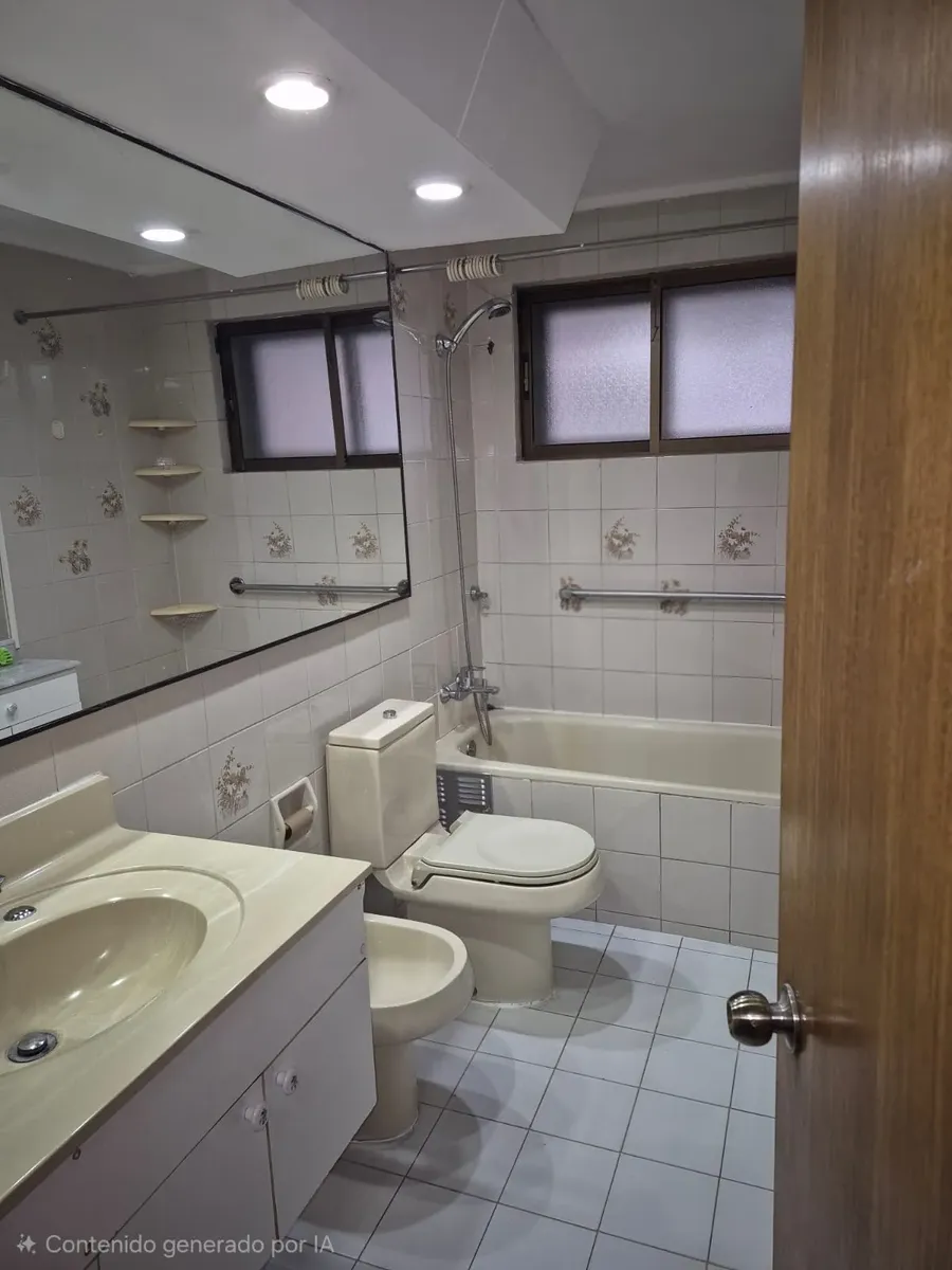 Imagen 3 de 8 de Amplio Depto. De 4 Dorm. En Exclusivo Sector Residencial