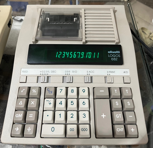 Calculadora Olivetti 682