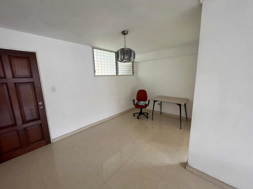 Imagen 8 de 22 de Apartamento Recien Remodelado De 3 Habitaciones Y 2 Baños